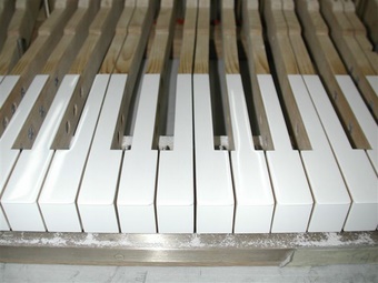 Piano's Van Innis - Restauratie concertvleugel Tallone van Robert Groslot